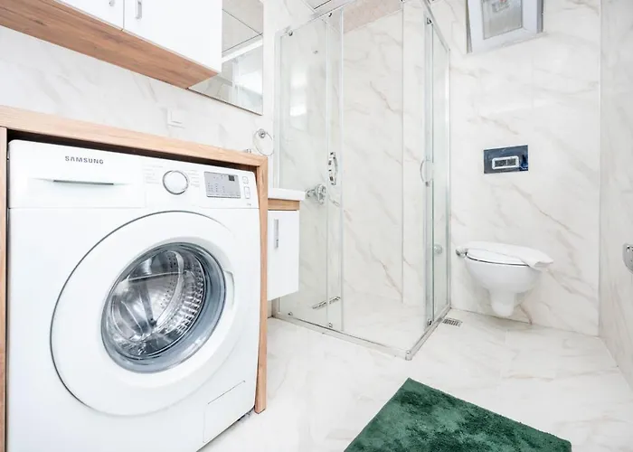 Modern Flat Near In Muratpasa Apartment